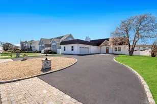 66 Lighthouse Rd, Babylon, NY 11702 - Photo 2
