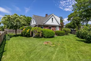 200 Van Buren St, Centerport, NY 11721 - Photo 4