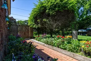 200 Van Buren St, Centerport, NY 11721 - Photo 32