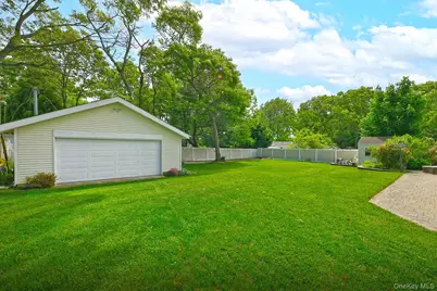 1019 Old Medford Avenue, Farmingville, NY 11738 - Photo 46