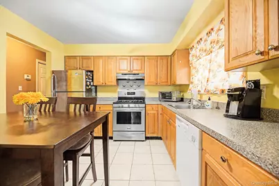 2459 Lodovick Avenue, Bronx, NY 10469 - Photo 4