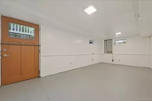 61 Hunter Ln, Hicksville, NY 11801 - Photo 26