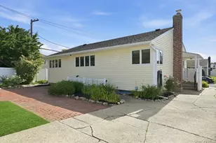 61 Hunter Ln, Hicksville, NY 11801 - Photo 34