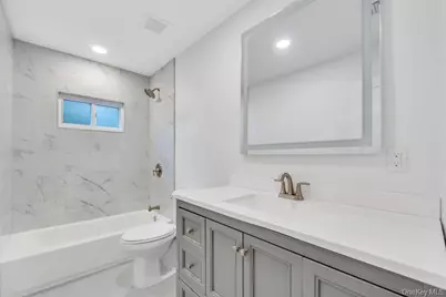 46 Jamaica Avenue, Wyandanch, NY 11798 - Photo 18