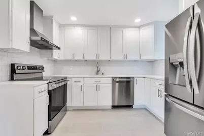 46 Jamaica Avenue, Wyandanch, NY 11798 - Photo 14