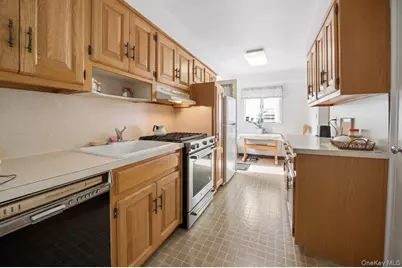 21 Hayes Drive, Eastchester, NY 10709 - Photo 10