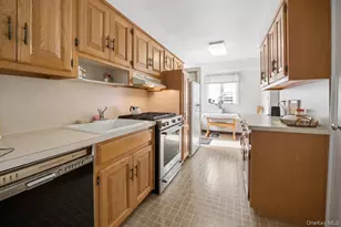 21 Hayes Dr, Eastchester, NY 10709 - Photo 10