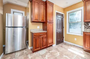 168-14 110th Rd, Jamaica, NY 11433 - Photo 8