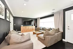 383 Violet St, Massapequa Park, NY 11762 - Photo 8