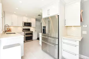 383 Violet St, Massapequa Park, NY 11762 - Photo 14