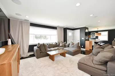 383 Violet Street, Massapequa Park, NY 11762 - Photo 6
