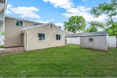 40 Buttercup Lane, Levittown, NY 11756 - Photo 34