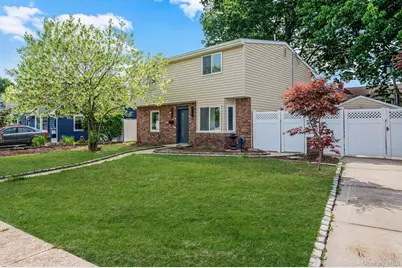 40 Buttercup Lane, Levittown, NY 11756 - Photo 1