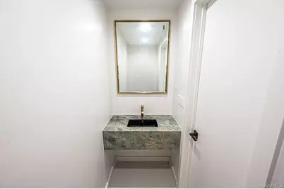 40 Buttercup Lane, Levittown, NY 11756 - Photo 24
