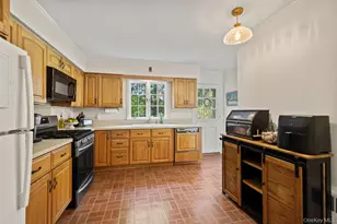 13 Provost Dr, Airmont, NY 10901 - Photo 14