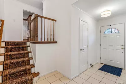 21 Lydia Lane, Garden City, NY 11530 - Photo 2