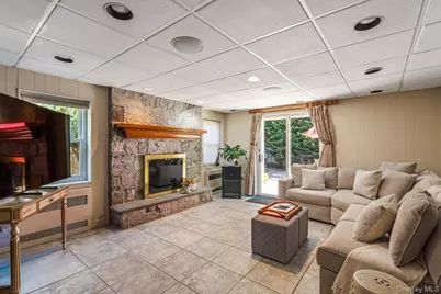 21 Lydia Lane, Garden City, NY 11530 - Photo 8