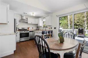 37 Aberdeen Dr, Mastic, NY 11950 - Photo 6