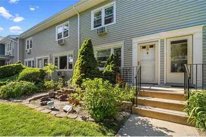 127 Cardinal Lane #127, Islip, NY 11731 - Photo 2