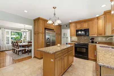 1 Regal Court, Saint James, NY 11780 - Photo 16
