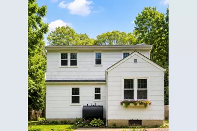 215 Manor Road, Huntington, NY 11743 - Photo 2