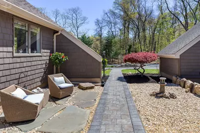 12 Flax Pond Woods Road, East Setauket, NY 11733 - Photo 4