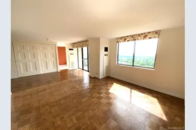 27010 Grand Central Parkway #28N, Floral Park, NY 11005 - Photo 4