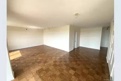 27010 Grand Central Parkway #28N, Floral Park, NY 11005 - Photo 6
