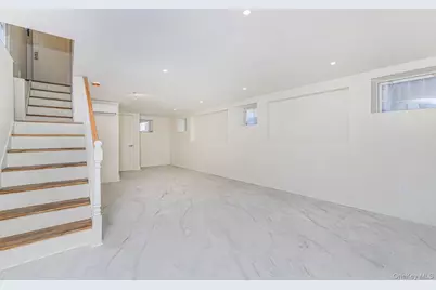332 Willowbrook, New York, NY 10314 - Photo 12