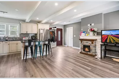 47 Bushwick Avenue, Brentwood, NY 11717 - Photo 6
