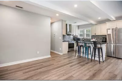 47 Bushwick Avenue, Brentwood, NY 11717 - Photo 8