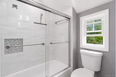 2 Taft Avenue, Islip, NY 11751 - Photo 22