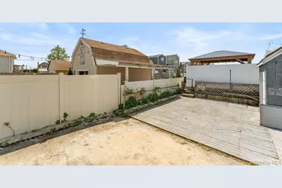 1107 Cross Bay Boulevard, Broad Channel, NY 11693 - Photo 12