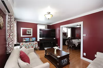 95-20 239th Street, Floral Park, NY 11001 - Photo 4
