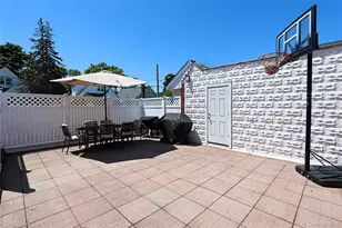 9520 239th St, Floral Park, NY 11001 - Photo 36
