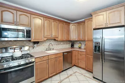 95-20 239th Street, Floral Park, NY 11001 - Photo 14