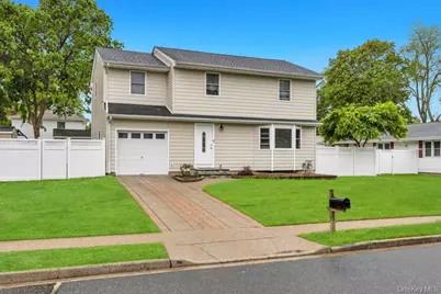 5 E Grove Street, Massapequa, NY 11758 - Photo 2