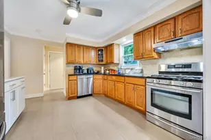 5 E Grove St, Massapequa, NY 11758 - Photo 12