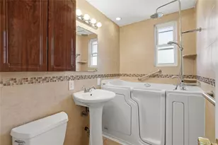 254-18 2nd Floor 75 Ave, Glen Oaks, NY 11004 - Photo 16