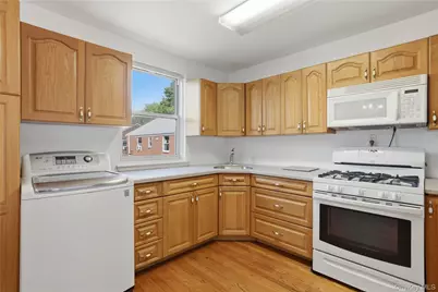 254-18 2nd Floor 75 Ave #Upper, Glen Oaks, NY 11004 - Photo 10