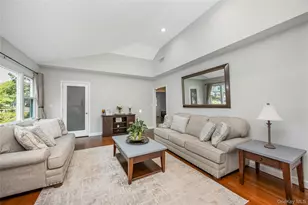 85 Wayne St, Hauppauge, NY 11788 - Photo 8