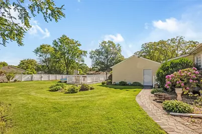 85 Wayne Street, Hauppauge, NY 11788 - Photo 22