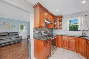 85 Wayne St, Hauppauge, NY 11788 - Photo 12