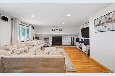 16 Valley Street, Ronkonkoma, NY 11779 - Photo 8