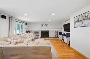 16 Valley St, Ronkonkoma, NY 11779 - Photo 8