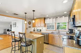 16 Valley St, Ronkonkoma, NY 11779 - Photo 16
