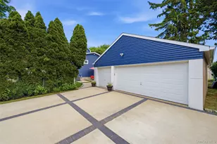 72 E Hitchcock Ave, Floral Park, NY 11001 - Photo 24