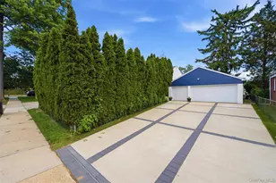 72 E Hitchcock Ave, Floral Park, NY 11001 - Photo 22