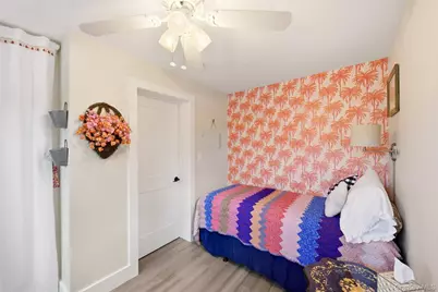 72 E Hitchcock Avenue, Floral Park, NY 11001 - Photo 14