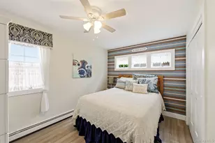 72 E Hitchcock Ave, Floral Park, NY 11001 - Photo 12